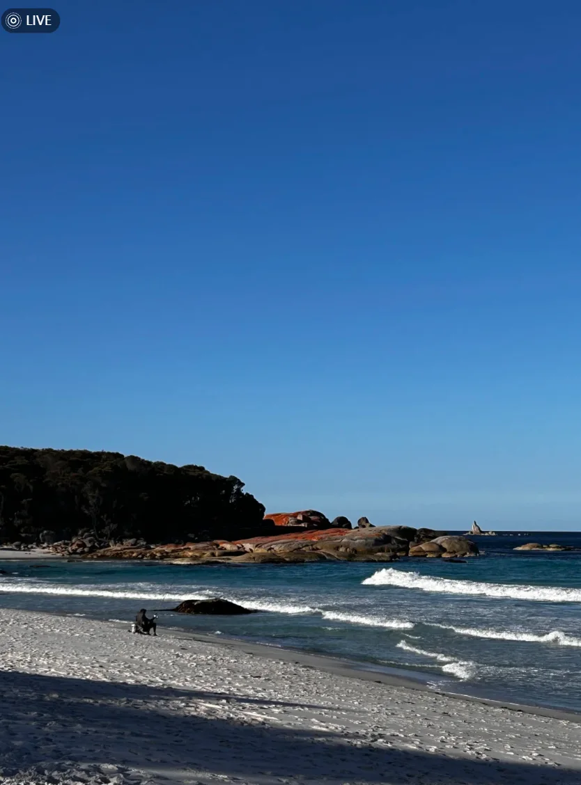 神秘小蓝湖 x 热烈张扬的火焰湾